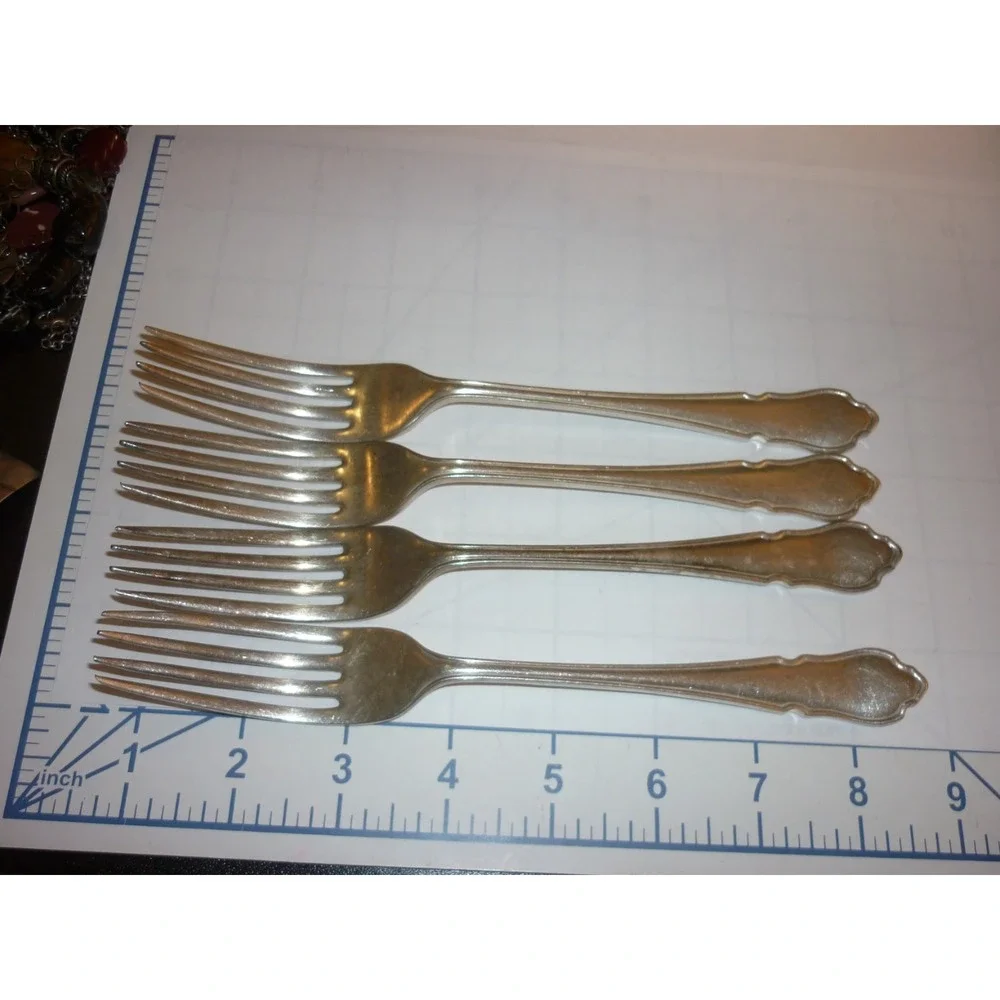 Set of 4 Sheffield England Silverplate Dinner Forks Cheltenham‎